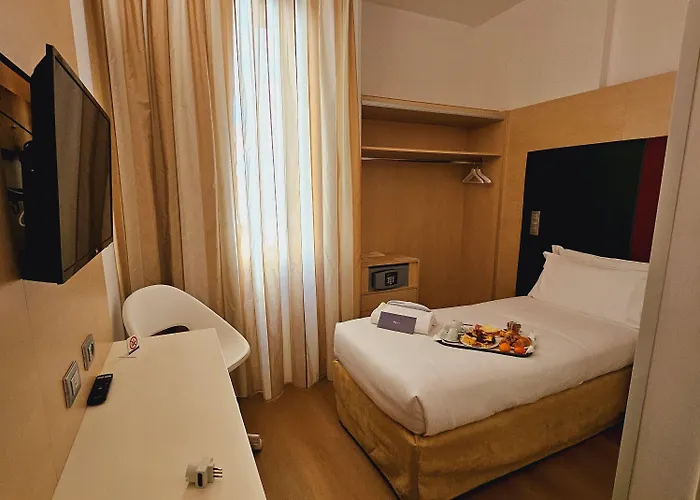 Smy Hotell