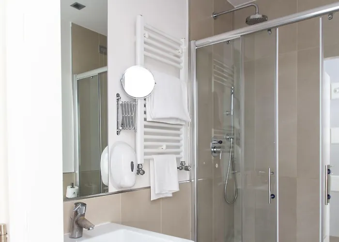 4 Viale Masini Hotel 4*